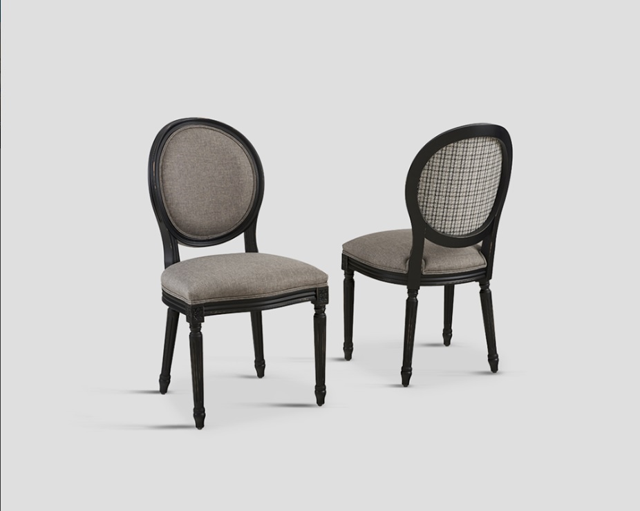 chaises_noires_medaillon