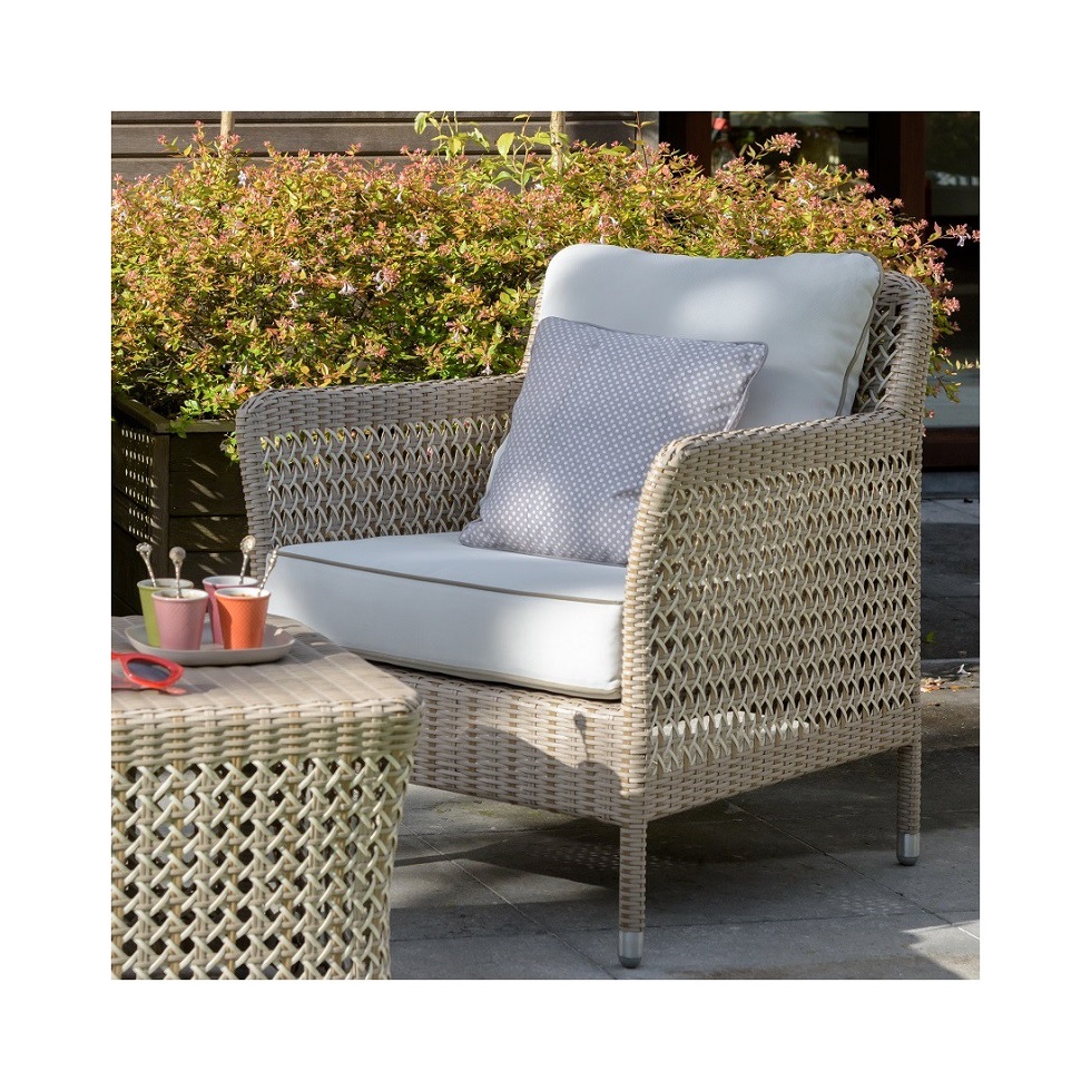 cap_ferret_fauteuil_rotin