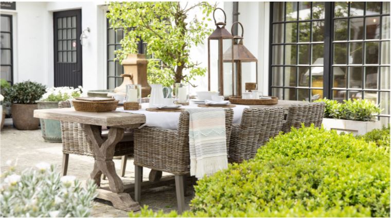 grande_table_linley_flamant_plateau_bois_extérieur_jardin