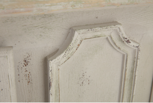 détail_moulure_porte_buffet