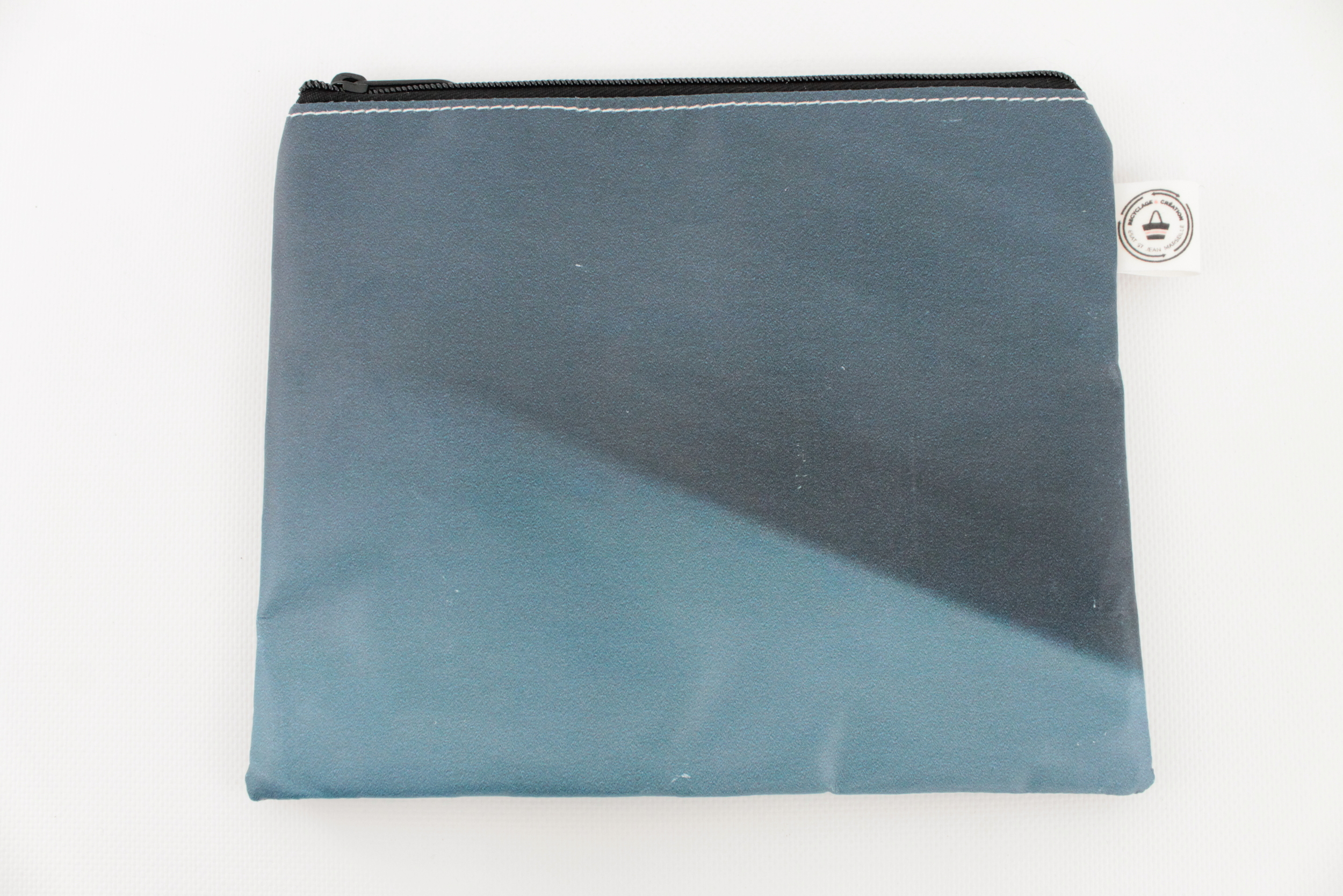 Trousse plate 111
