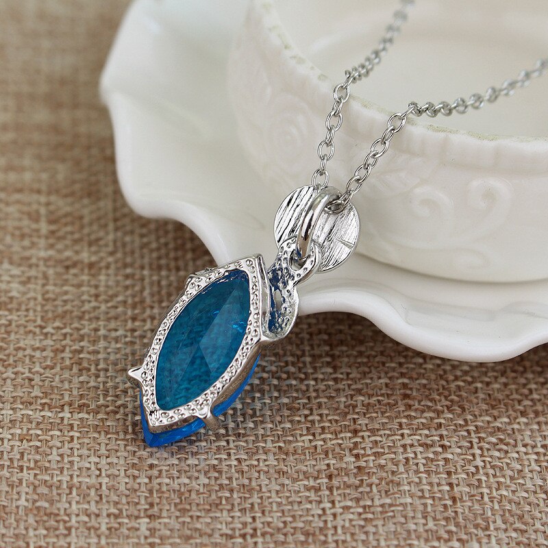 Final-Fantasy-collier-en-cristal-Yuna-1-pi-ce-pendentif-goutte-de-cristal-bleu-classique-bande