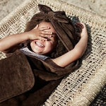 hooded-towel-chocolate-bow-elodie-details-SS20-lifestyle_web