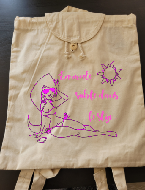 Sac à dos sable dans le slip