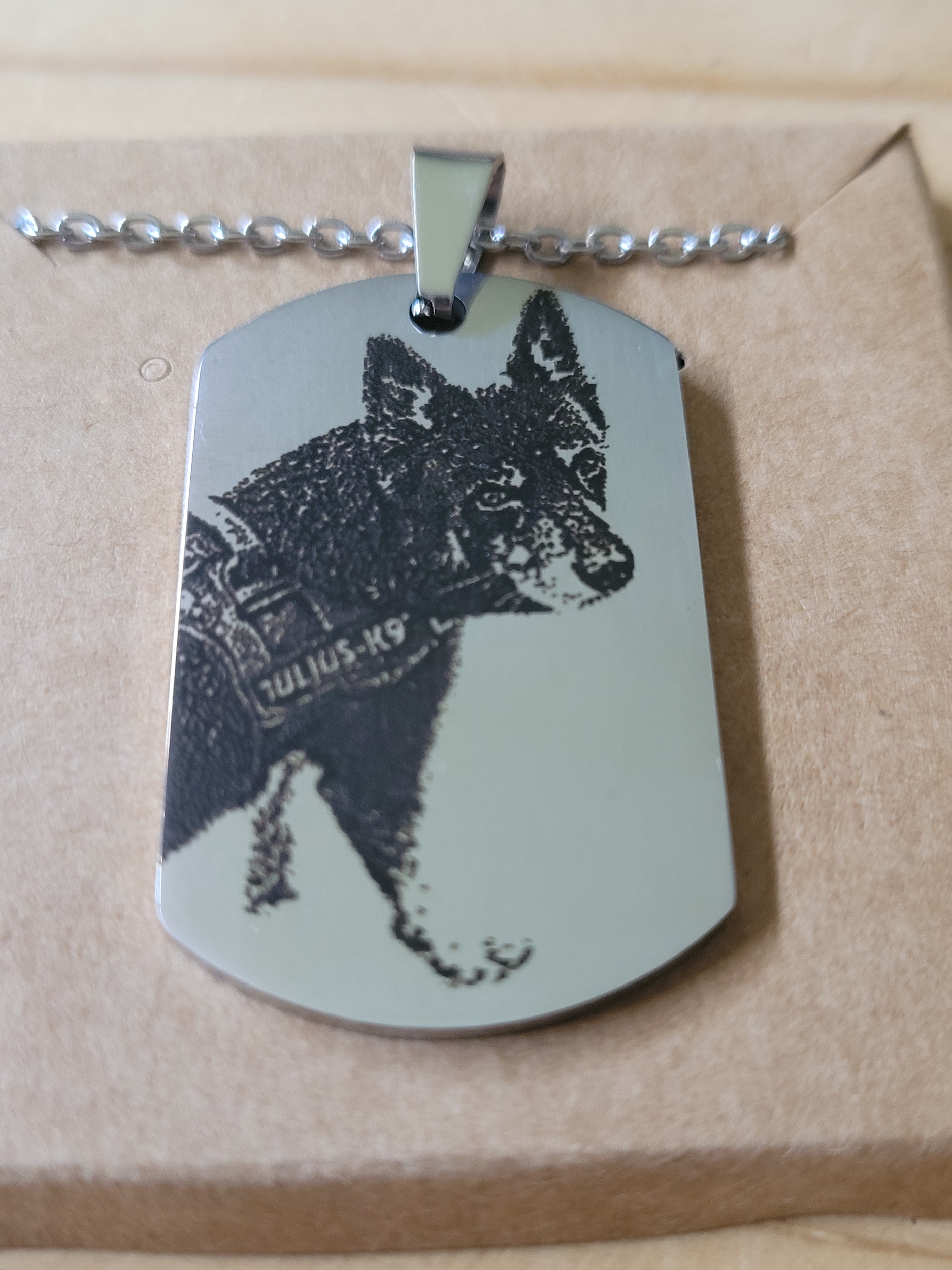 Médaille rectangulaire avec photo