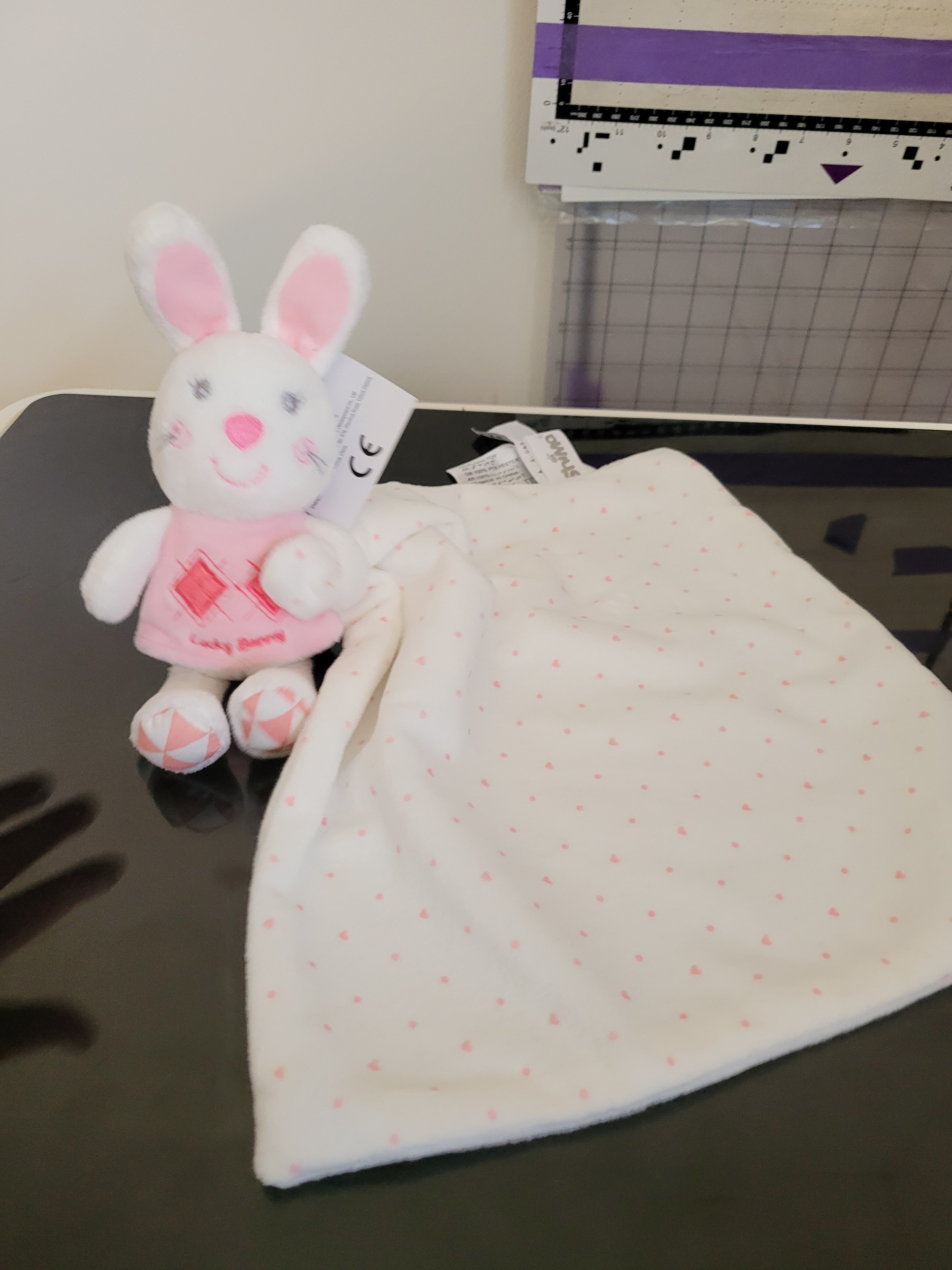 Doudou petit lapin rose