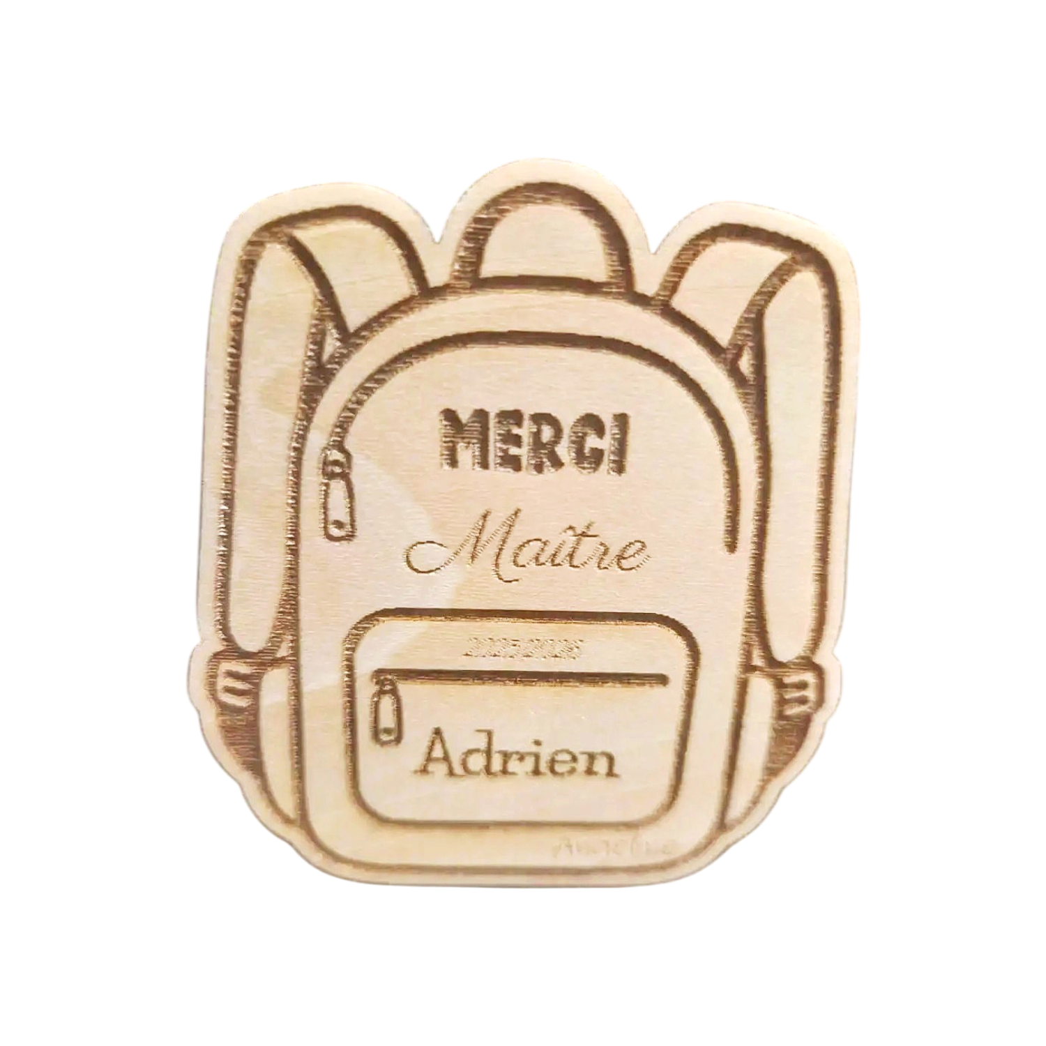 Magnet en Bois Gravé Sac à Dos