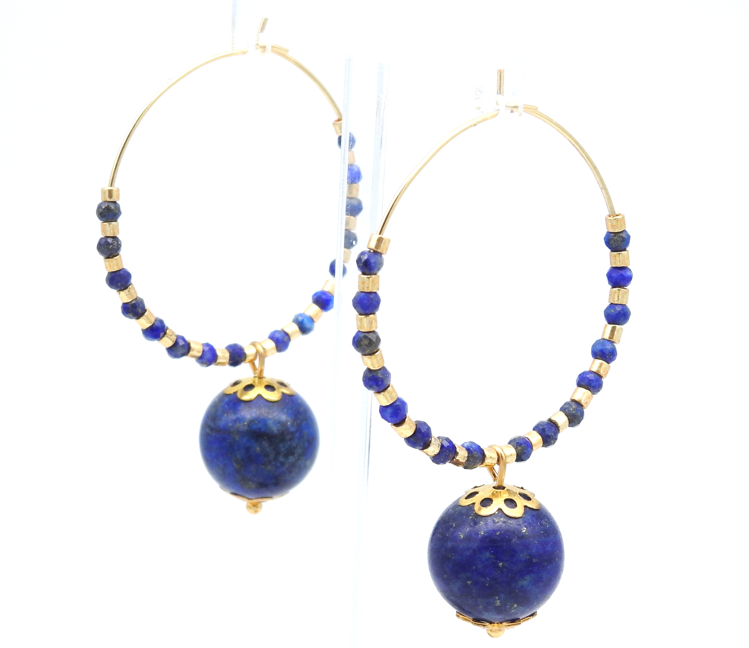 Créoles au style élégant avec pierres fines en lapis lazuli et perles dorées MMC079 TECLA 3