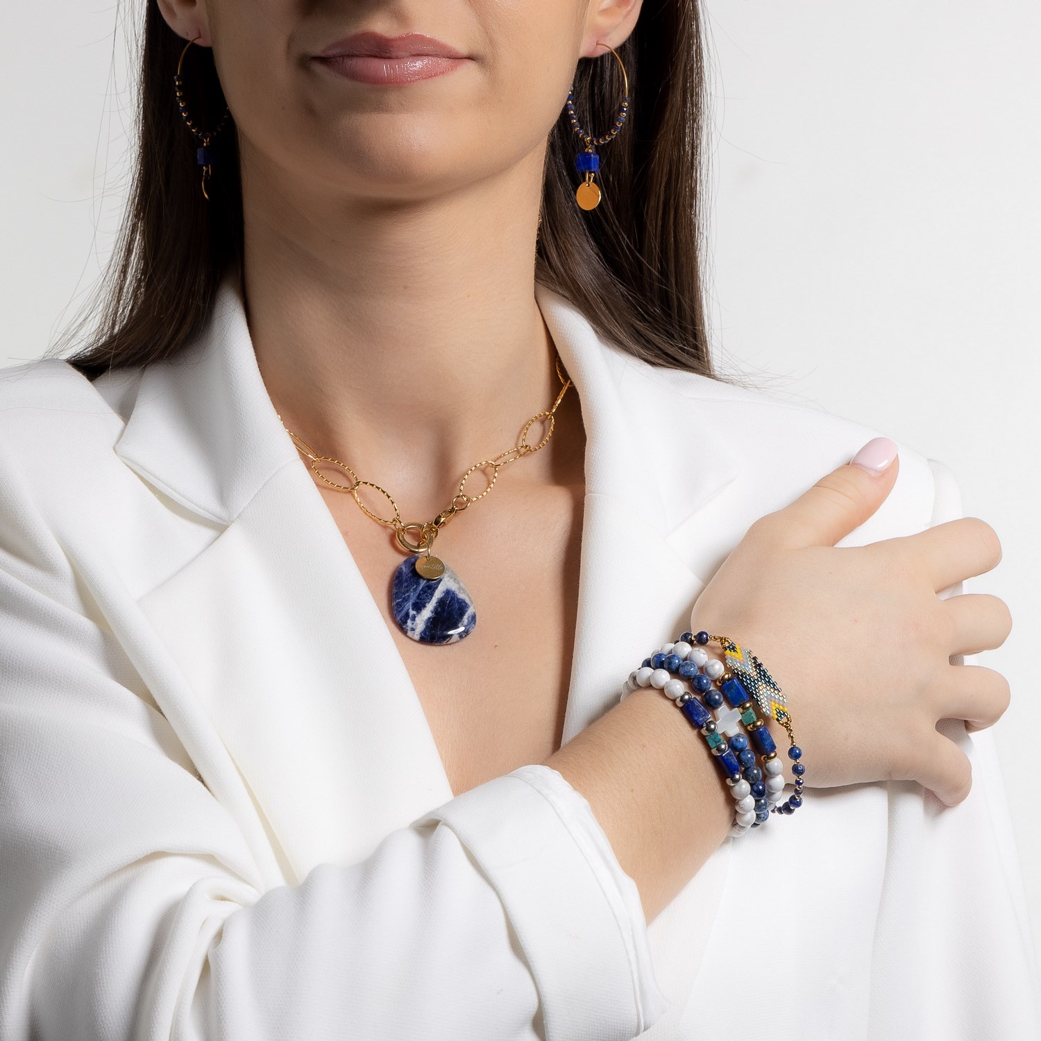 Bracelet CLAVEL MomZelle orné de pierres fines en lapis-lazuli, howlite blanche et turquoise MMC129 (2)