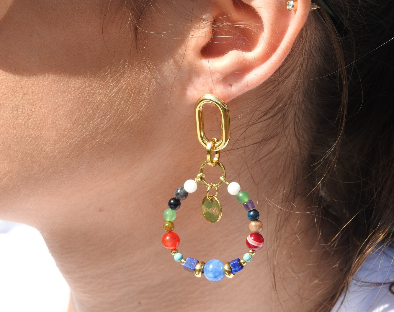 Boucles d’oreilles ALEGRIA « Energie et Vitalité » avec pierres fines et perles dorées MMC129