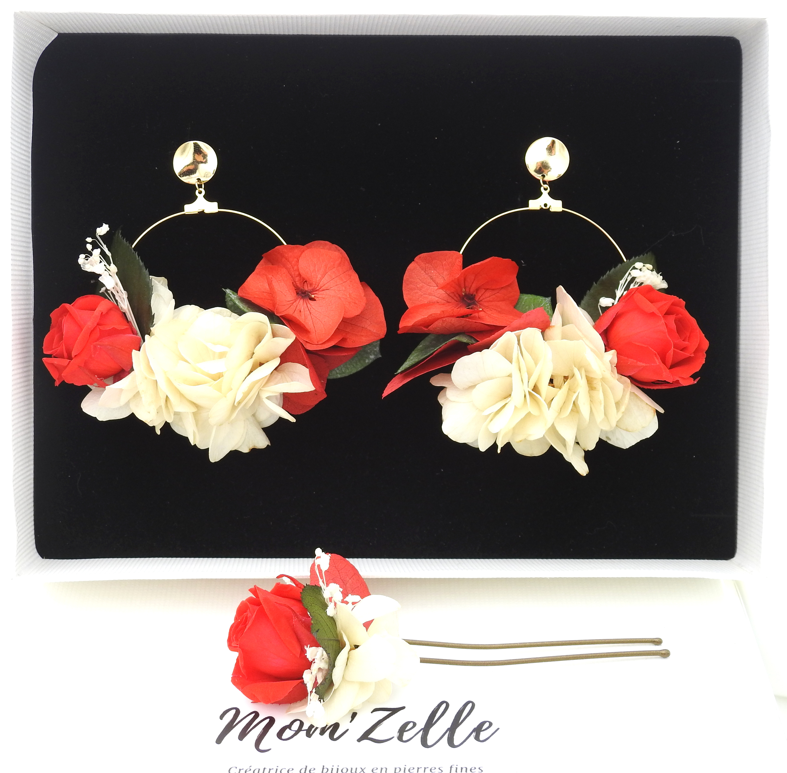 Boucles doreilles en fleurs stabilisées dhortensia ivoires, boutons de roses rouges éclatant et petites feuilles deucalyptus | Boucles doreilles de mariage en fleurs stabilisées Amor | MomZelle Bijoux | MMC226