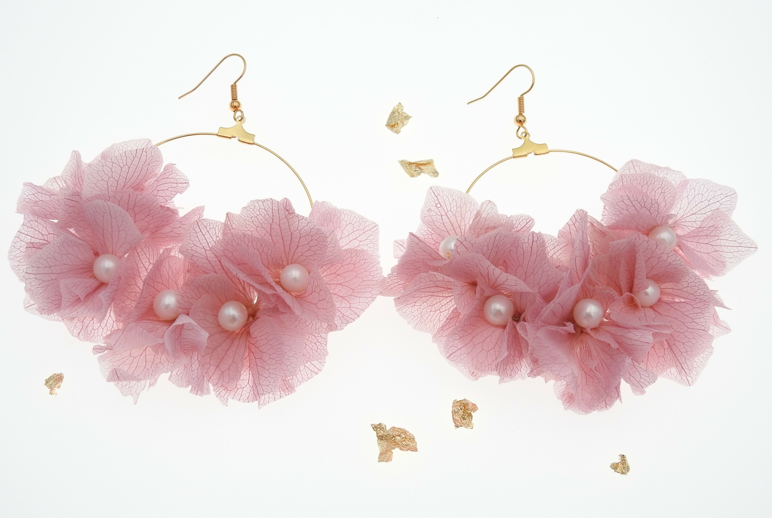 Boucles d oreilles fleurs stabilis es vieux rose LAYANA