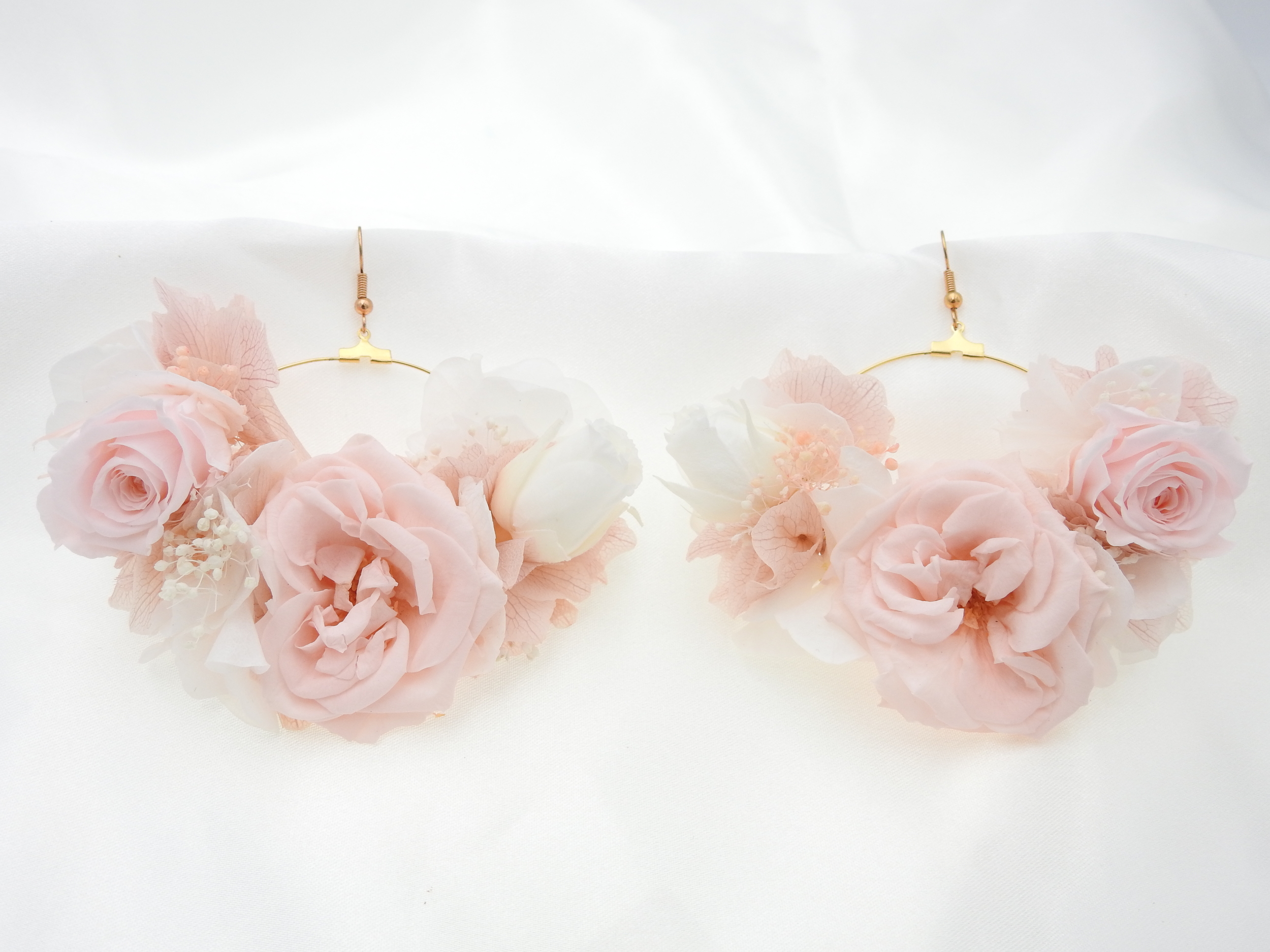 Boucles doreilles fleuries aux accents bohèmes et poétiques | Boucles doreilles fleuries ISLA aux accents bohèmes et poétiques| MomZelle Bijoux MMC316