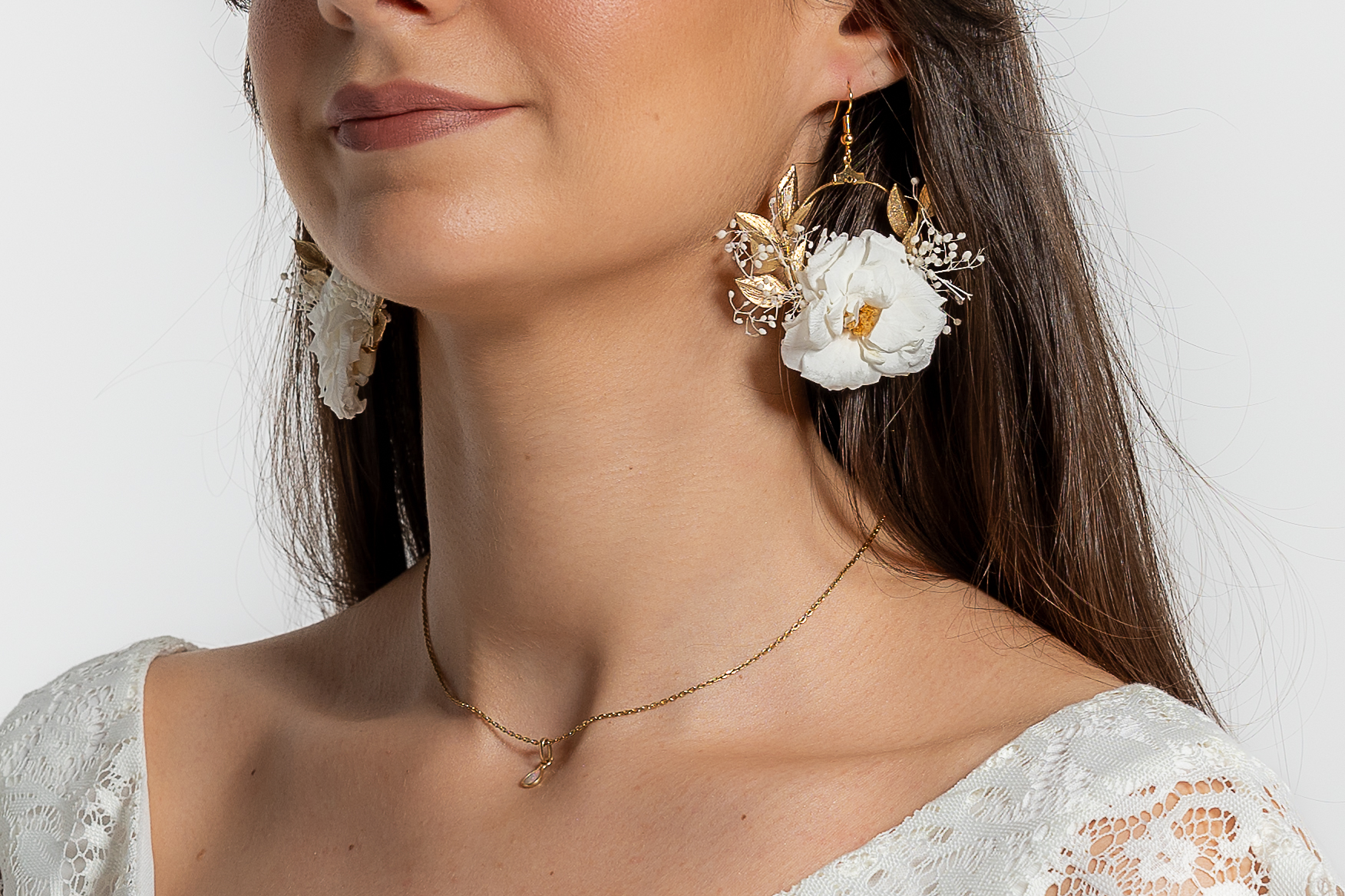 Boucles doreilles fleuries élégantes et raffinées | Boucles doreilles fleuries VALENTINA élégantes et raffinées| MomZelle Bijoux MMC320