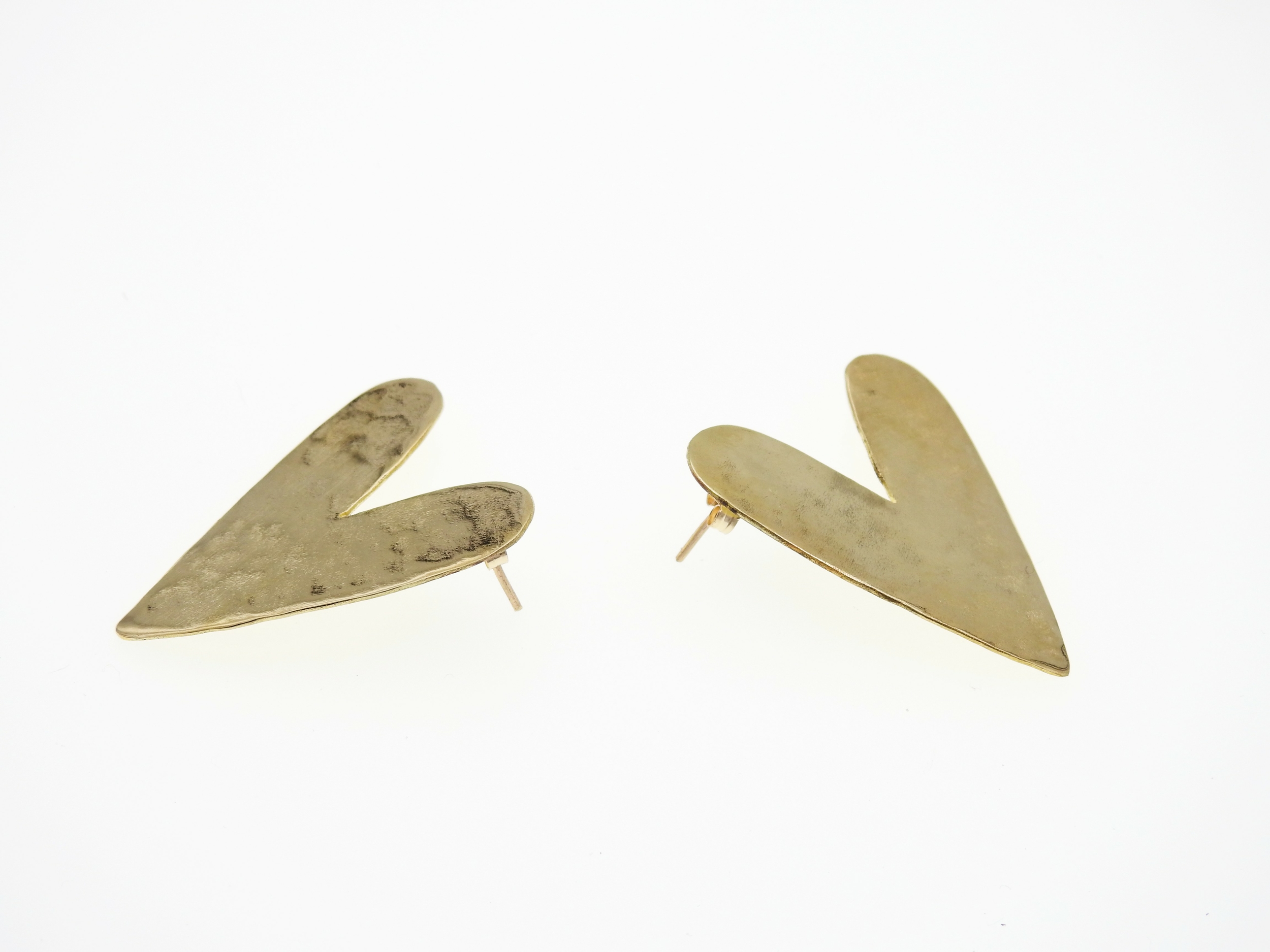 Boucles doreilles en forme de coeur martelé | Boucles doreilles en forme de coeur martelé LEONIE| MomZelle Bijoux MMC328