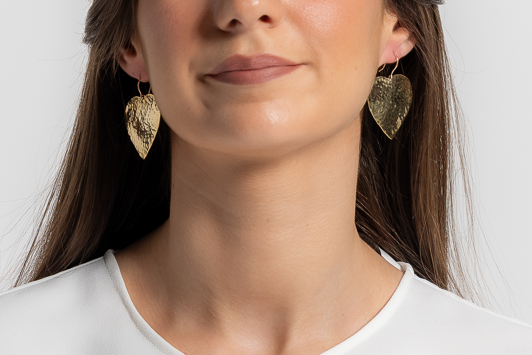 Boucles doreillles en forme de coeur martelé | Boucles doreillles en forme de coeur martelé CELESTE| MomZelle Bijoux MMC329