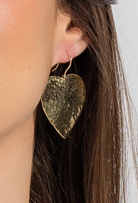Boucles doreillles en forme de coeur martelé | Boucles doreillles en forme de coeur martelé CELESTE| MomZelle Bijoux MMC329