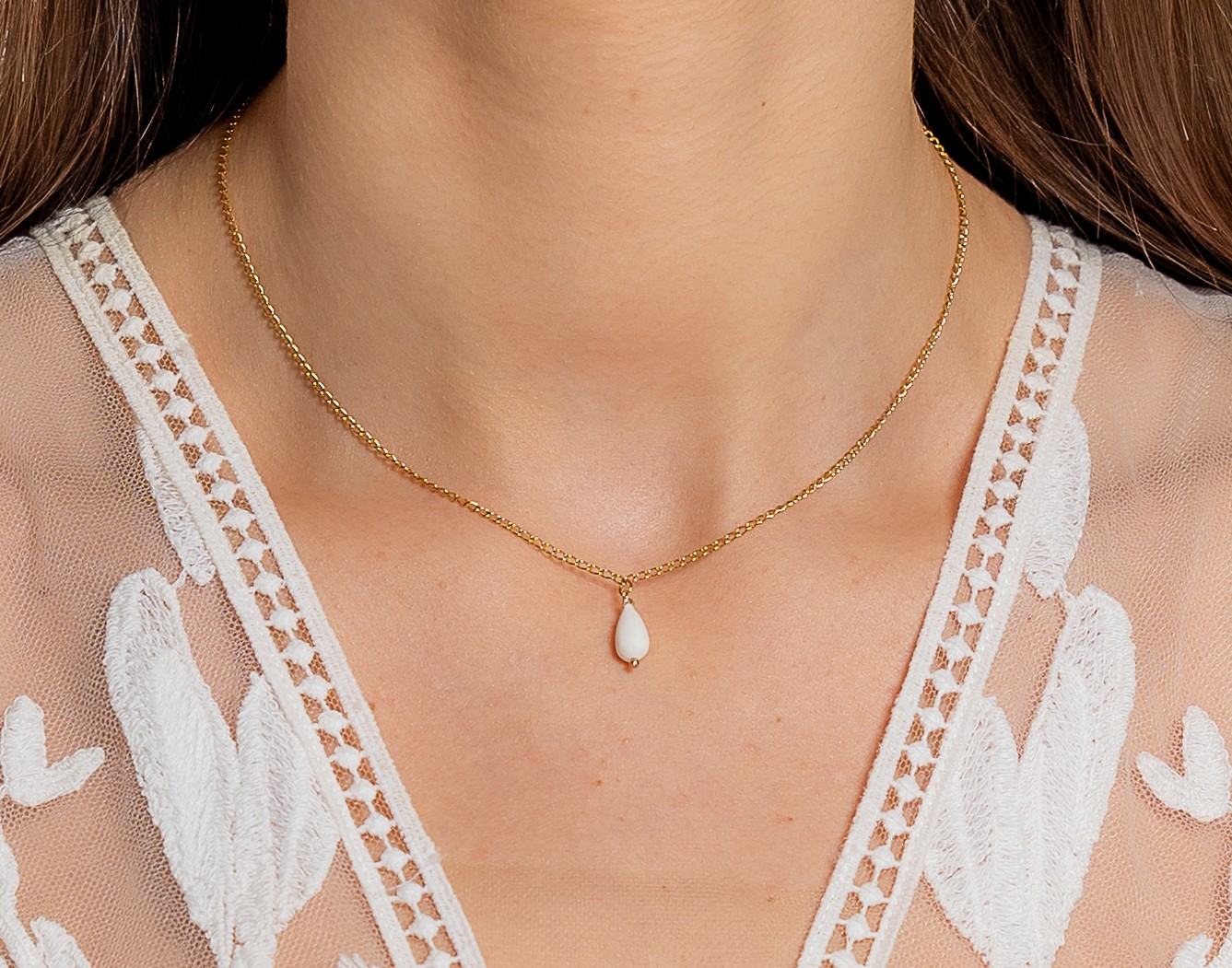 Collier subtil et raffiné en porcelaine | Collier subtil et raffiné en porcelaine CLARENCE| MomZelle Bijoux MMC339