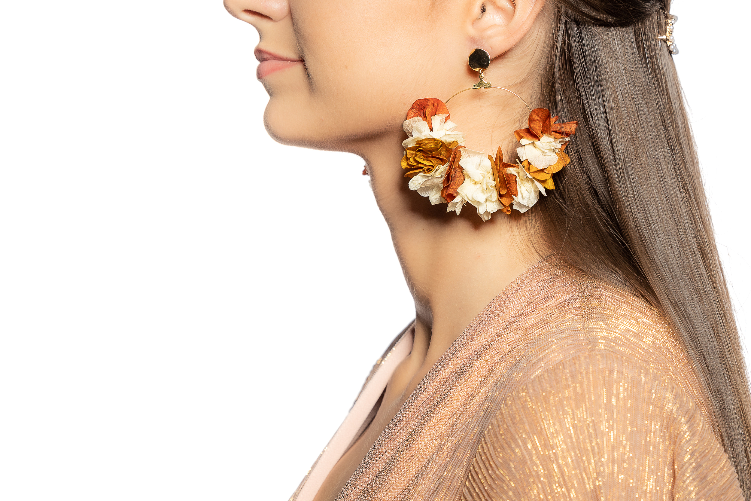 Boucles d'oreilles fleurs stabilisées MARBELLA  Mom'Zelle  Osez les boucles d'oreilles fleurs stabilisées MARBELLA aux teintes automnales captivantes !