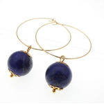 Boucles d’oreilles créoles dorées « Réconfort » avec pierres fines lapis-lazuli MMC047 ANITA 1