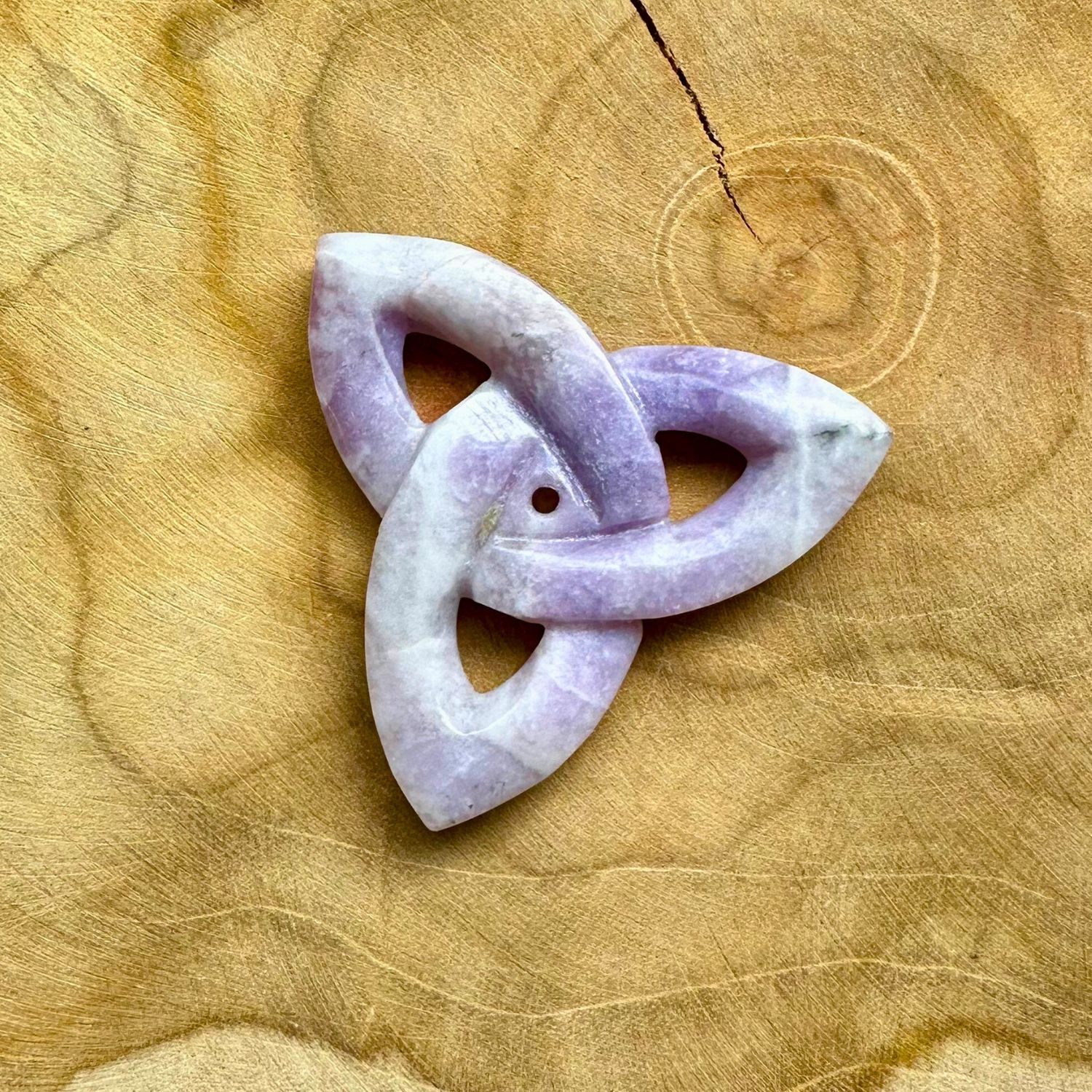 triquetra-protection-lepidolite