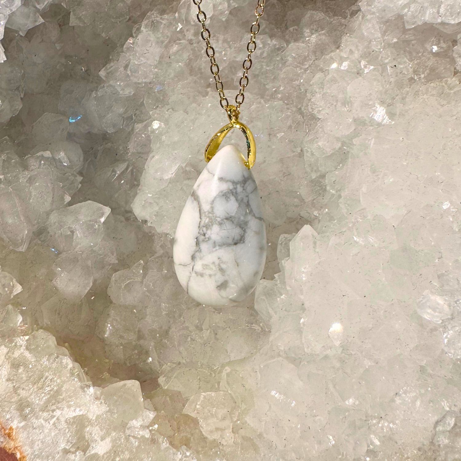 howlite-pendentif