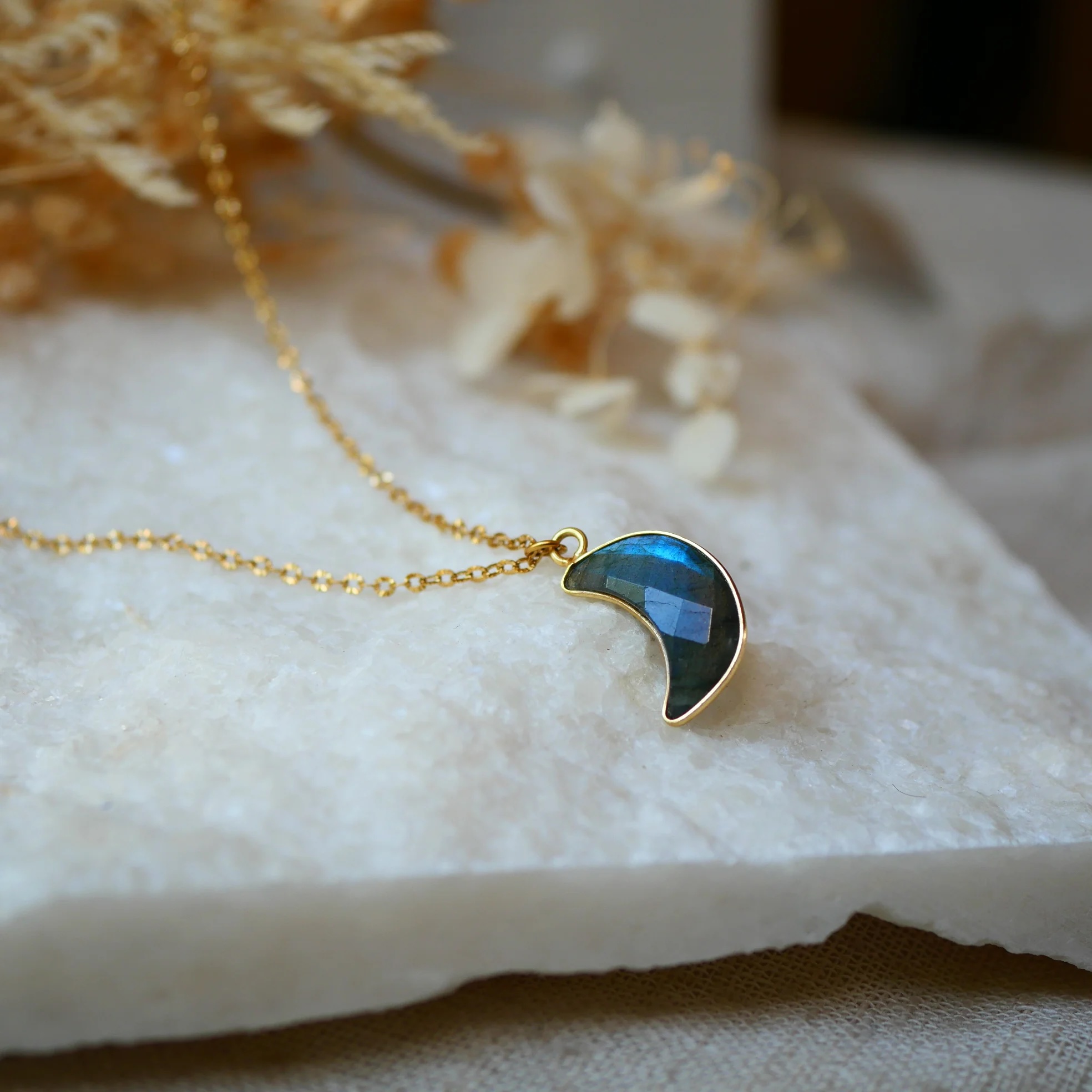 COLLIER_LUNE_LABRADORITE_TANDAVA_4.jpg
