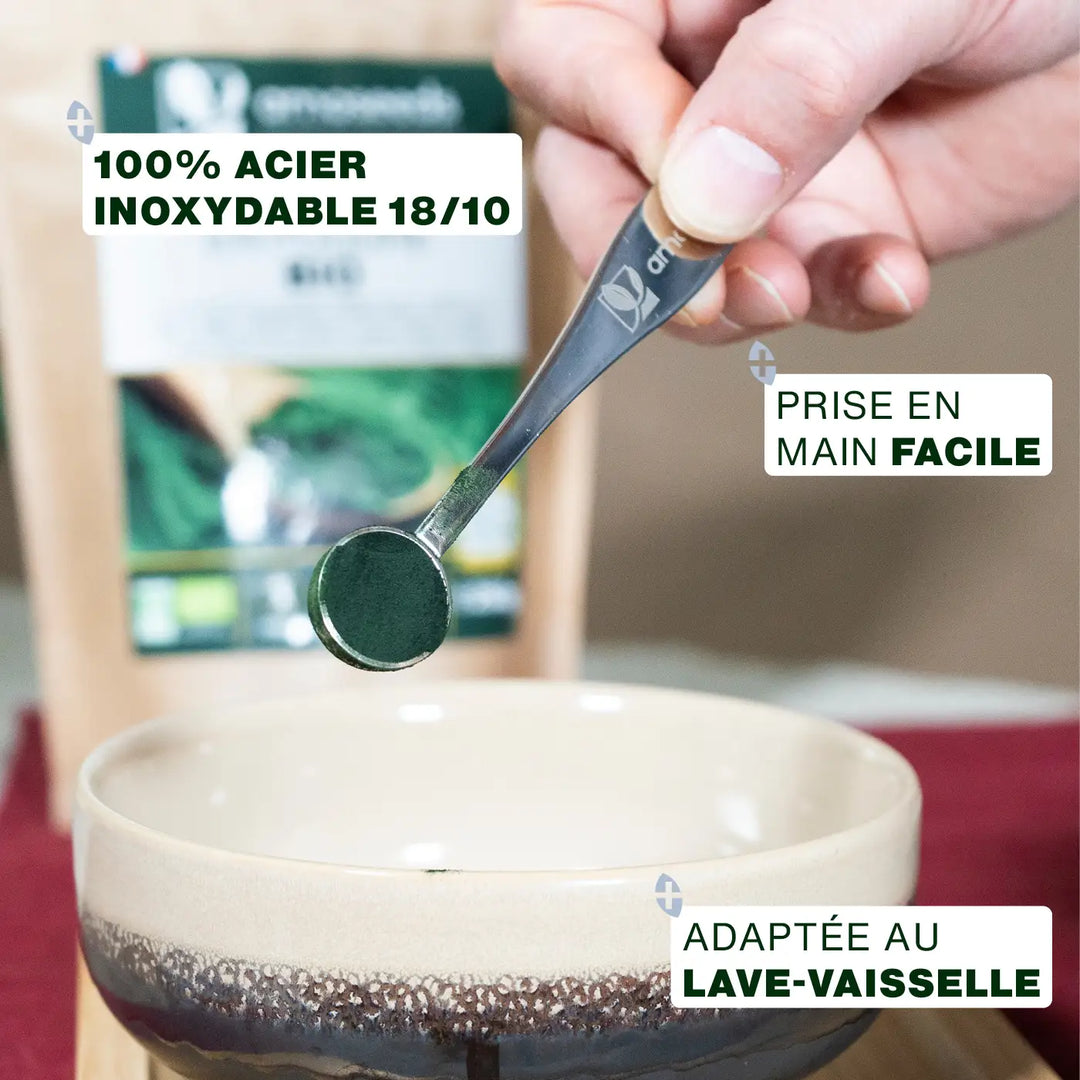 cuillere-doseuse-11cm-1g-accessoire-amoseeds-specialiste-des-super-aliments-bio_FR-3_1080x.webp