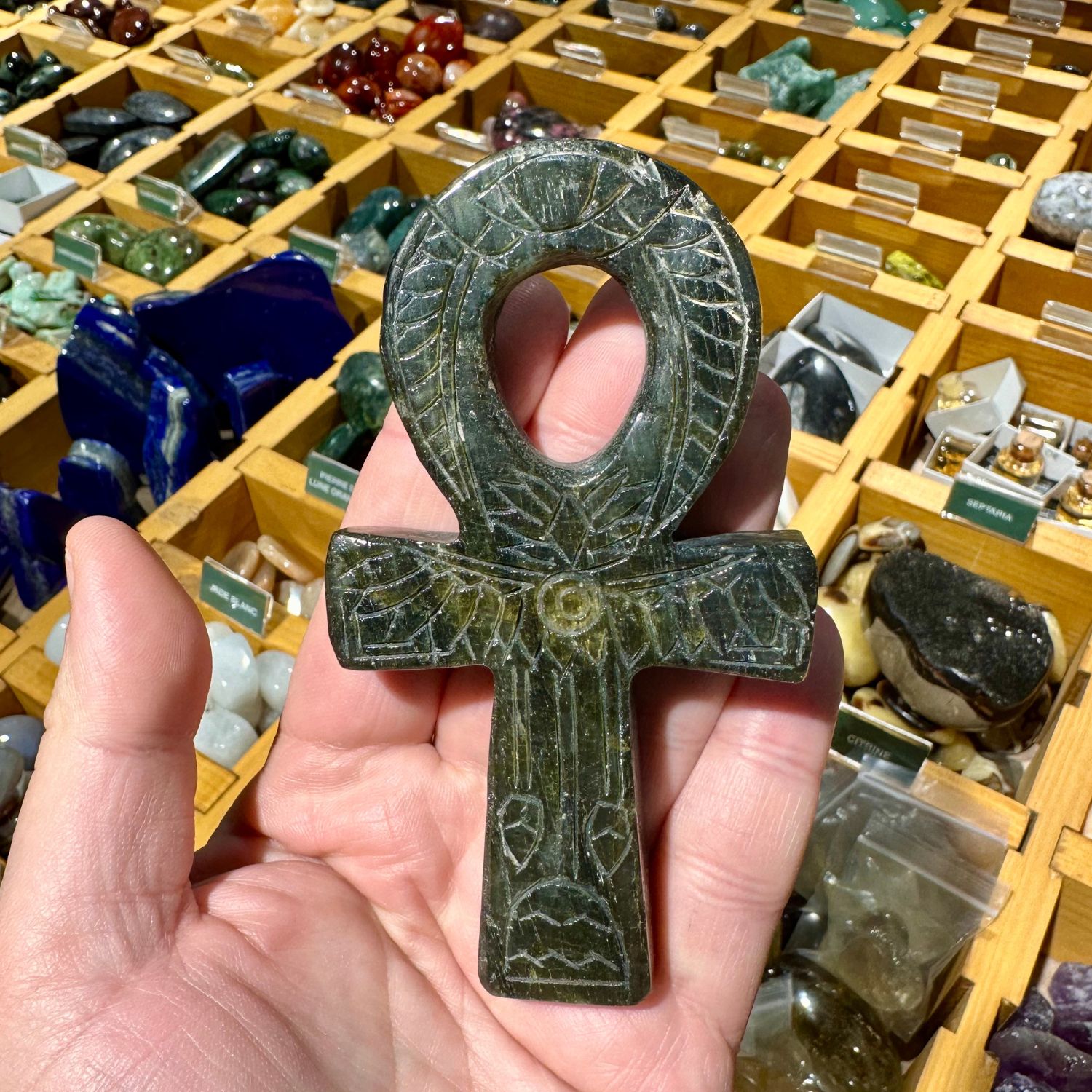 croix-de-ankh-labradorite