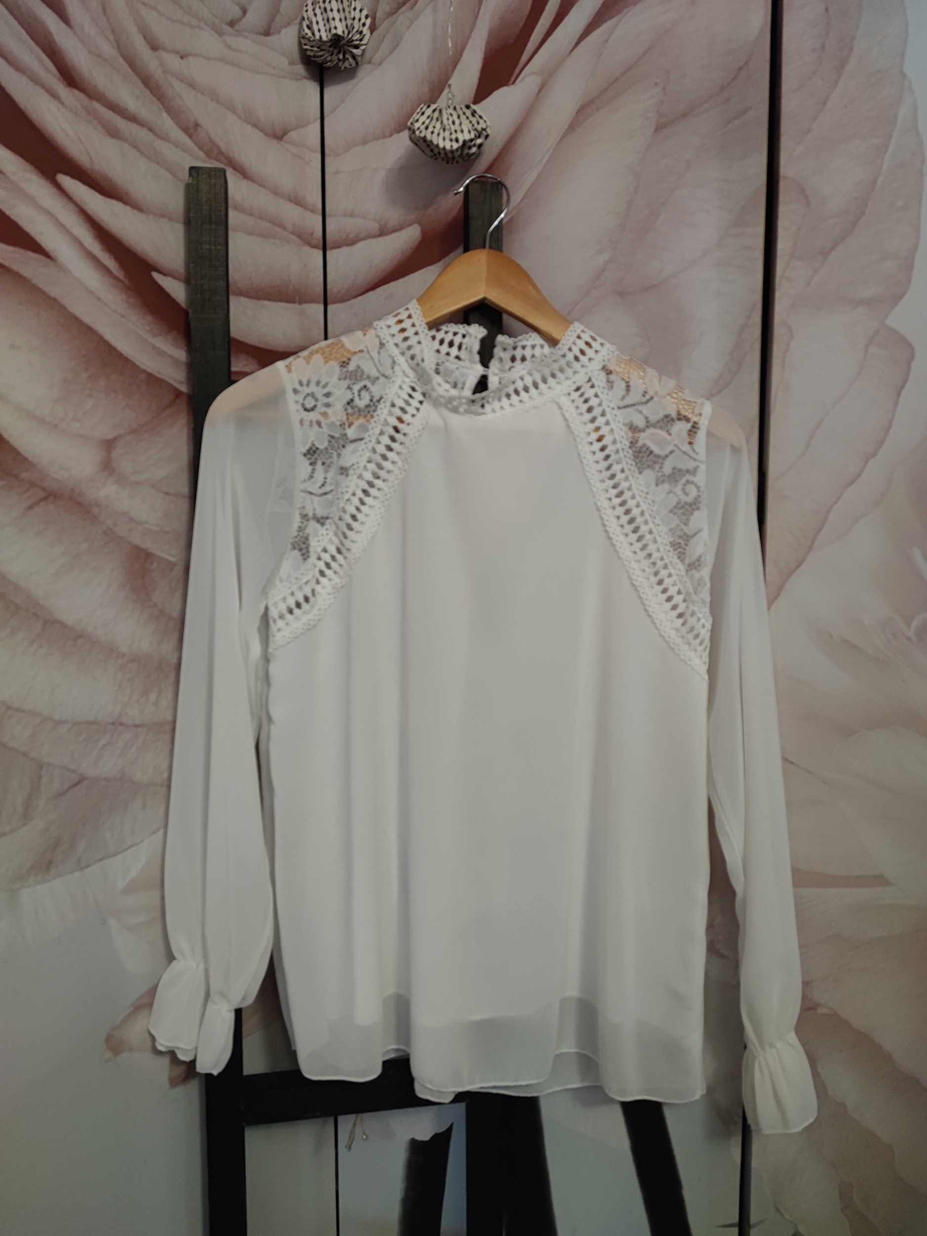 blouse dentelle blanche