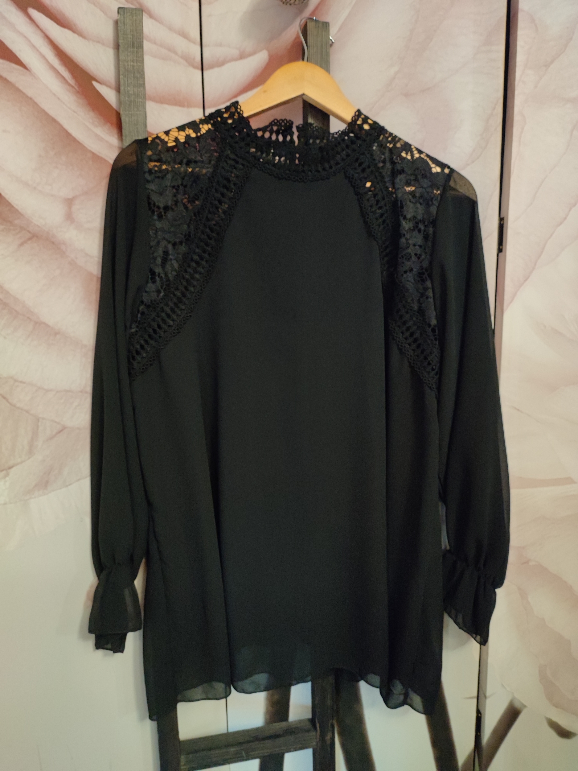 blouse dentelle noire