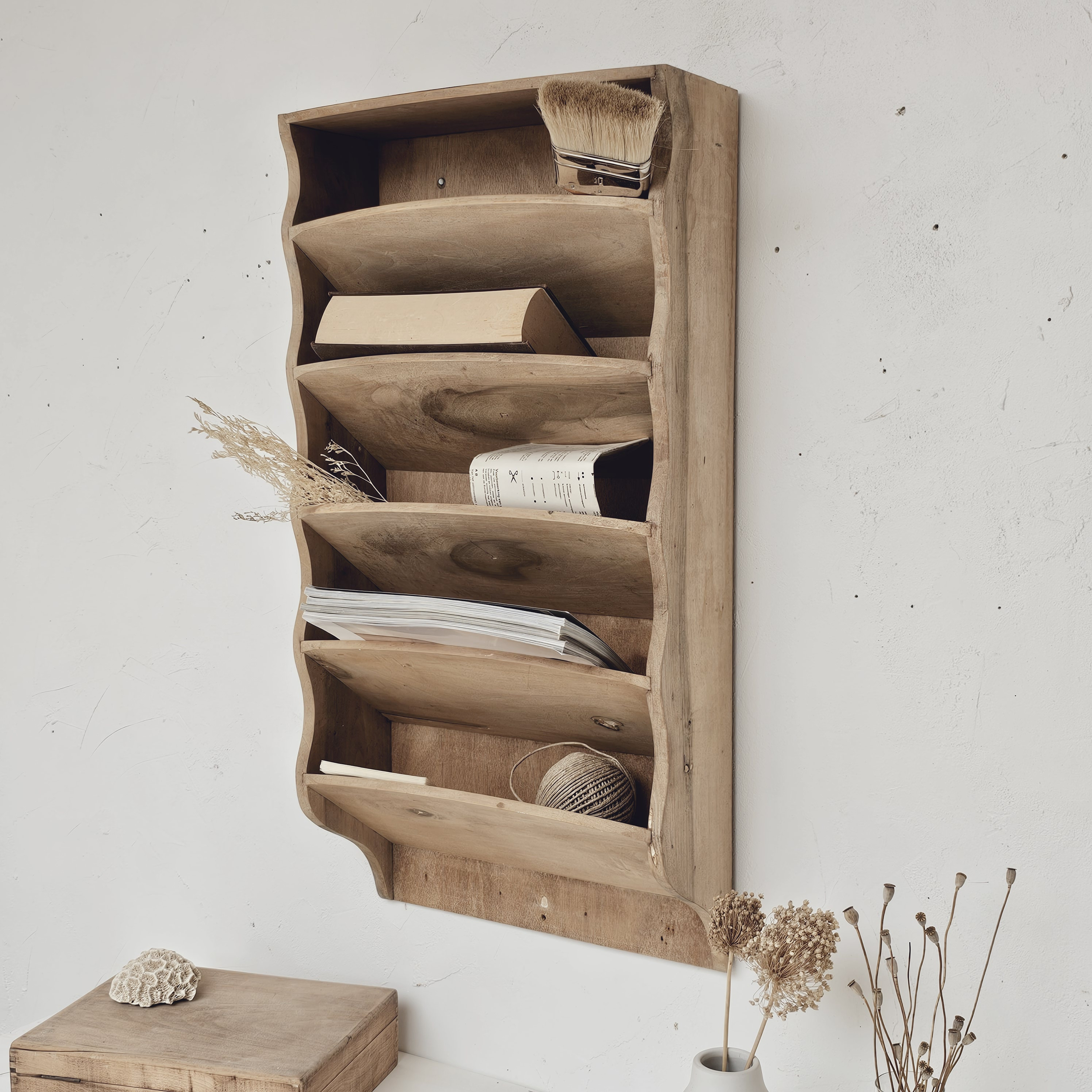 20240902_134604ancien porte courrier en bois vintage