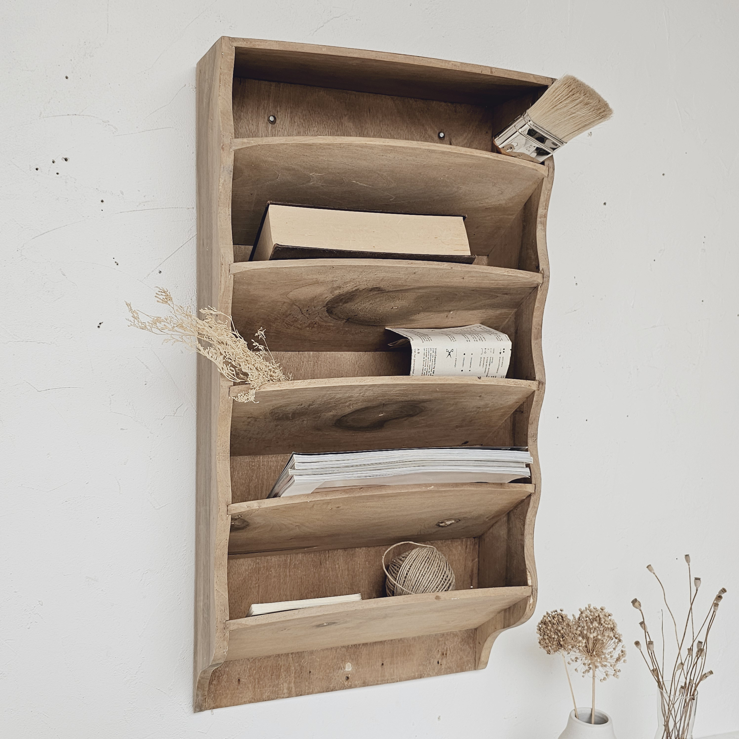 20240902_134611ancien porte courrier en bois vintage