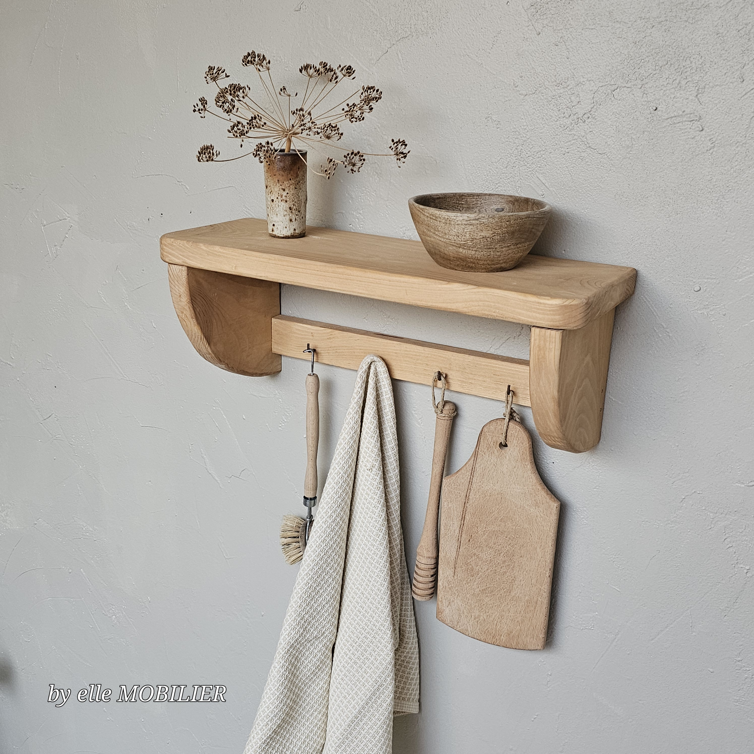 20250209_152820etagere en bois brut equerre arrondie noyer
