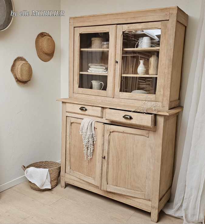 20250424_094638vaisselier-ancien-bois-brut-hetre-vitrine-by-elle-mobilier
