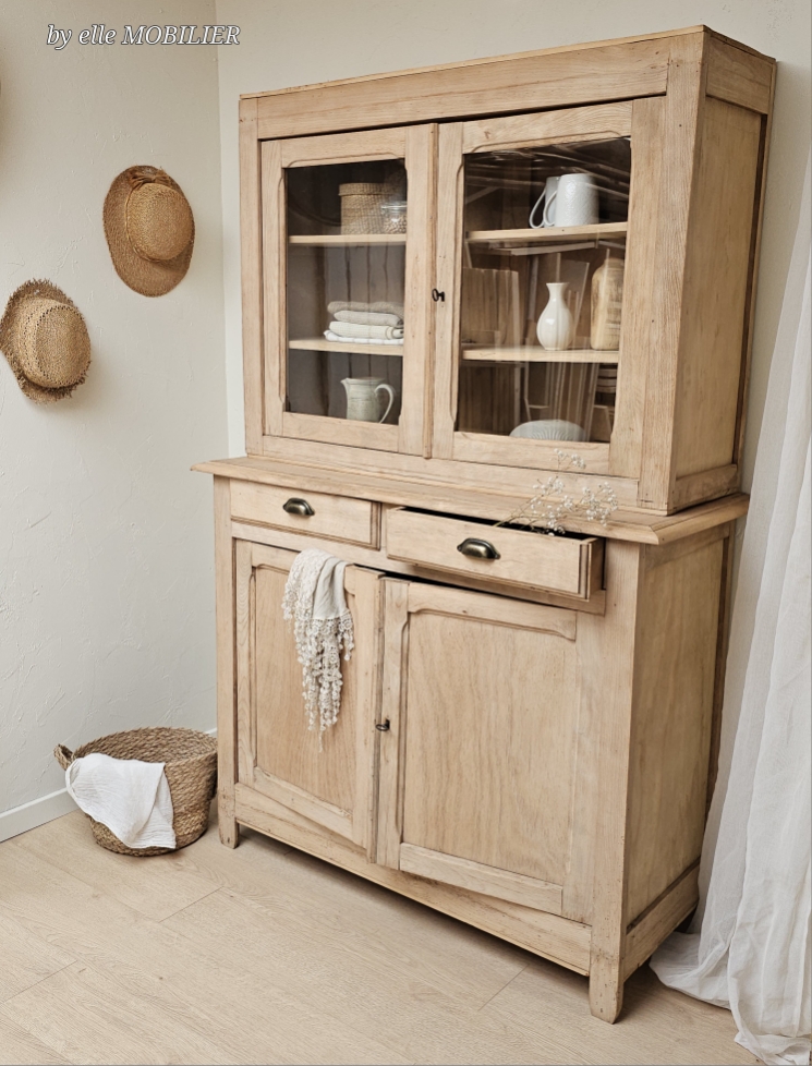 20250424_094556vaisselier-ancien-bois-brut-hetre-vitrine-by-elle-mobilier
