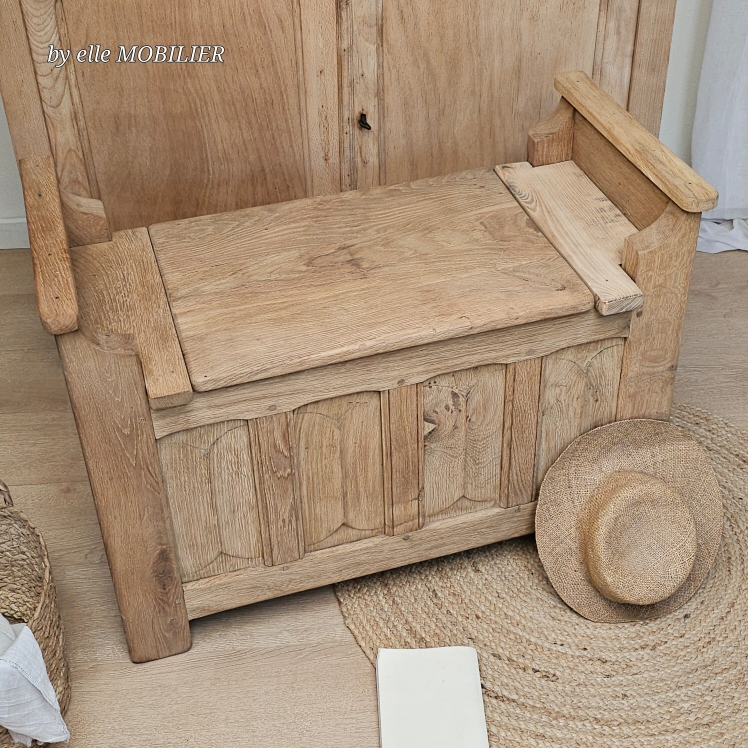 20250425_114301coffre ancien, coffre bois brut, meuble de rangement, banc coffre, chêne massif, meuble rustique, meuble campagne, coffre d’entrée, bois clair