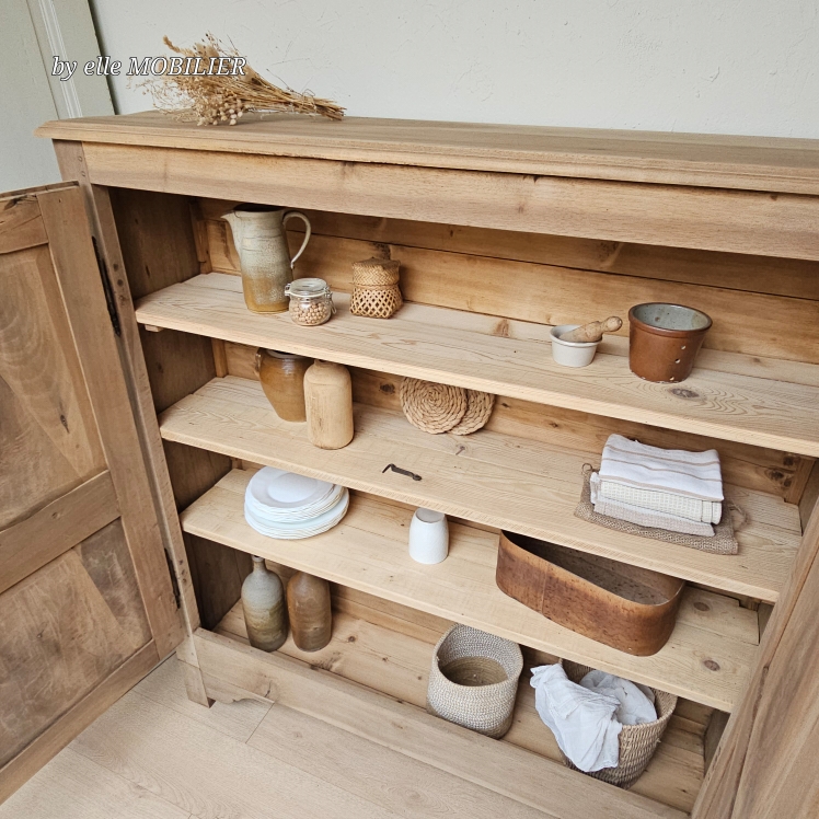 20250522_111134ancien garde -manger ancien en bois brut orme 2 portes 4 etageres