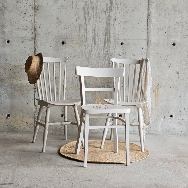 20250603_100155trio de chaise vintage -chaise bistrot - beige-brocante-ameublement