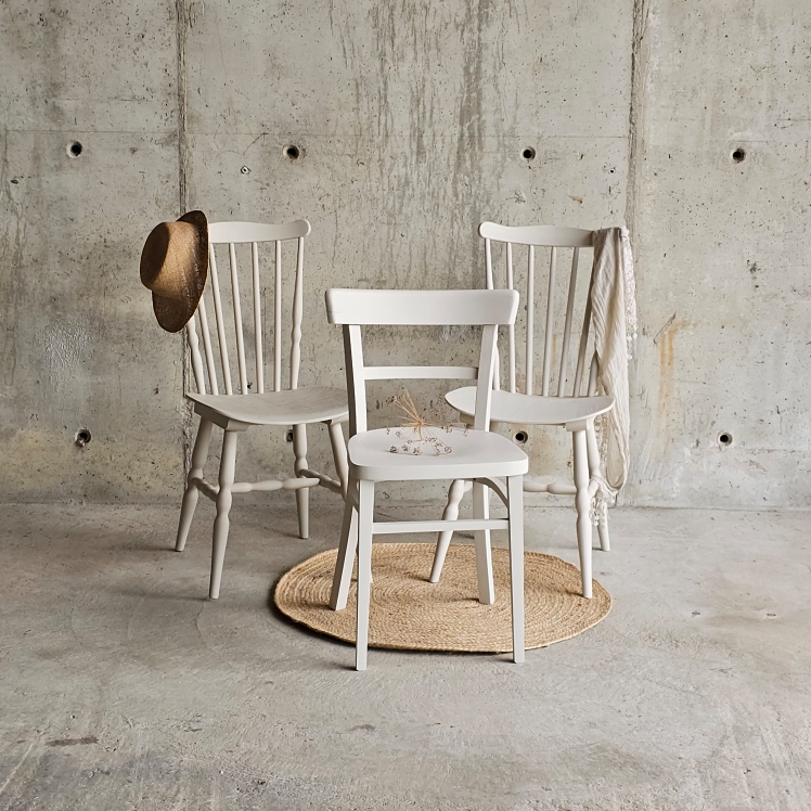 20250603_124824trio de chaise vintage -chaise bistrot - beige-brocante-ameublement