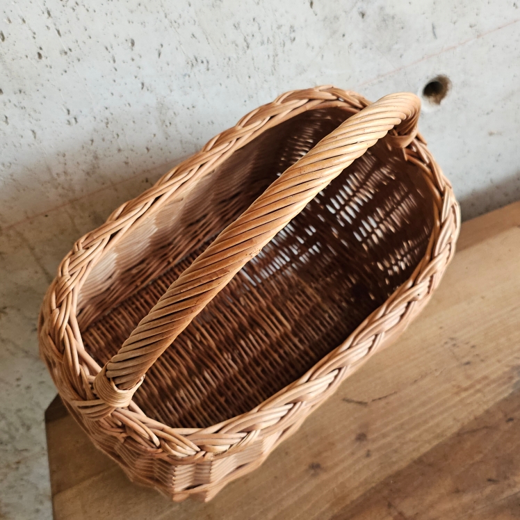 20250624_163435ancien panier en osier tressé
