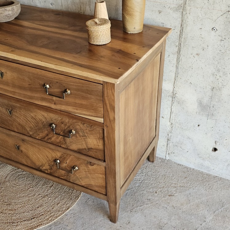 20250729_125014ancienne commode style louis xv en noyer massif 3 tiroirs