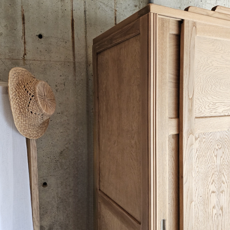 Armoire vintage – portes coulissantes – penderie et étagères – années 50:6020250814_172036