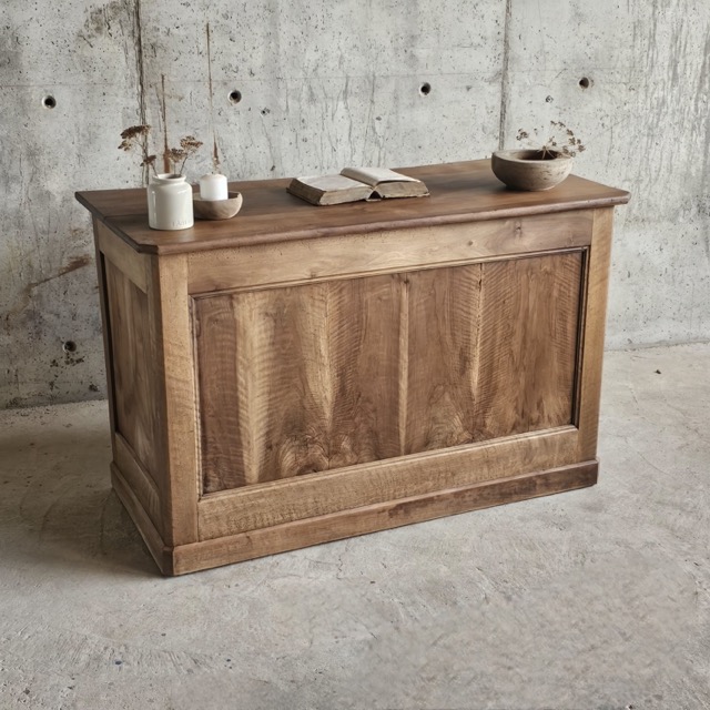 20250904_161232ancien meuble de metier bois noyer massif matelier ilot  Moyenne