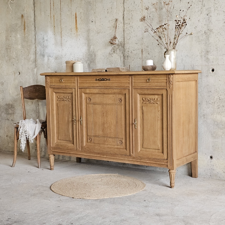 20250911_085309Buffet Art Déco en chêne massif – années 1930