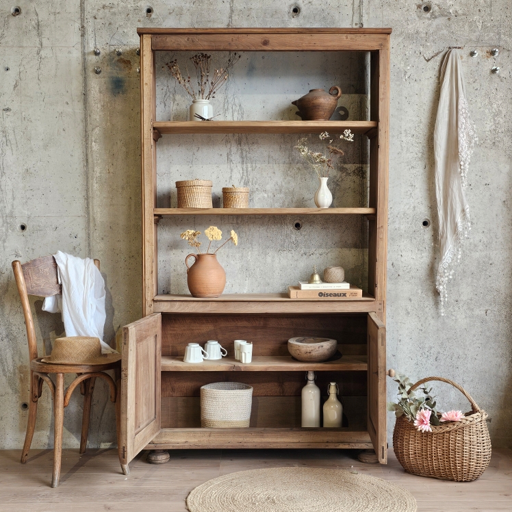Buffet-bibliothèque ancien en bois brut – chêne &amp; noyer – maison de famille20251025_133834