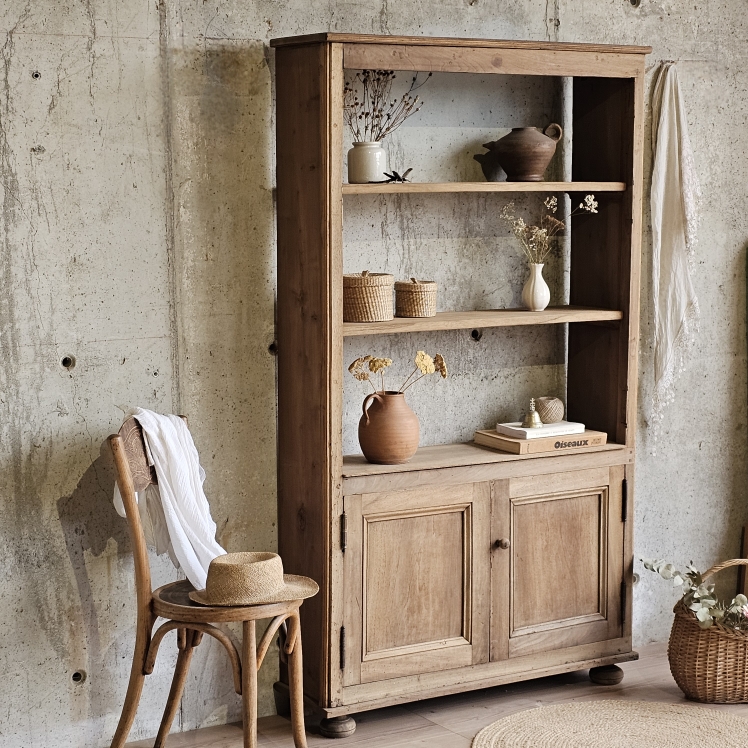 Buffet-bibliothèque ancien en bois brut – chêne &amp; noyer – maison de famille20251025_140434