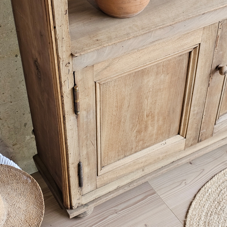 Buffet-bibliothèque ancien en bois brut – chêne &amp; noyer – maison de famille20251025_134142