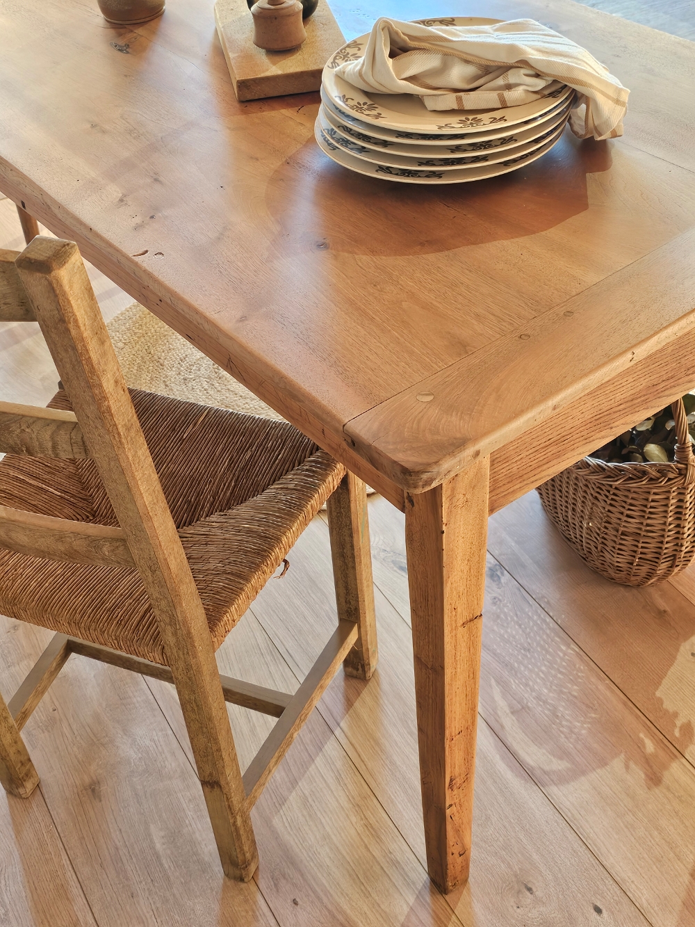ancienne table de ferme en bois massif-noyer-chêne -vintage 20251103_160055