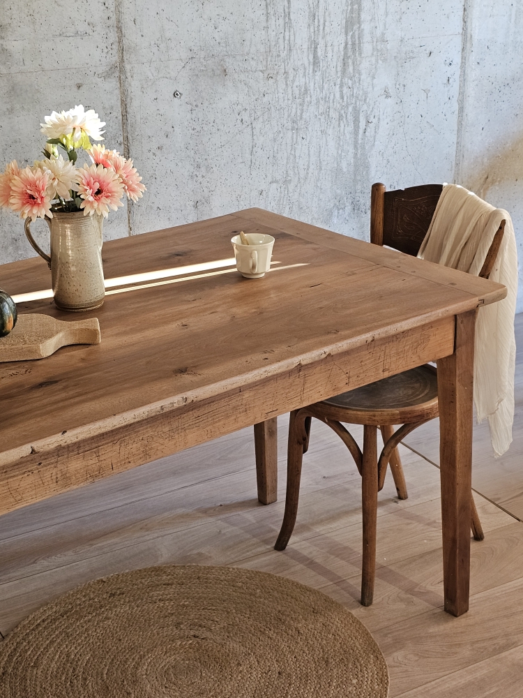 ancienne table de ferme en bois massif-noyer-chêne -vintage 20251103_155854